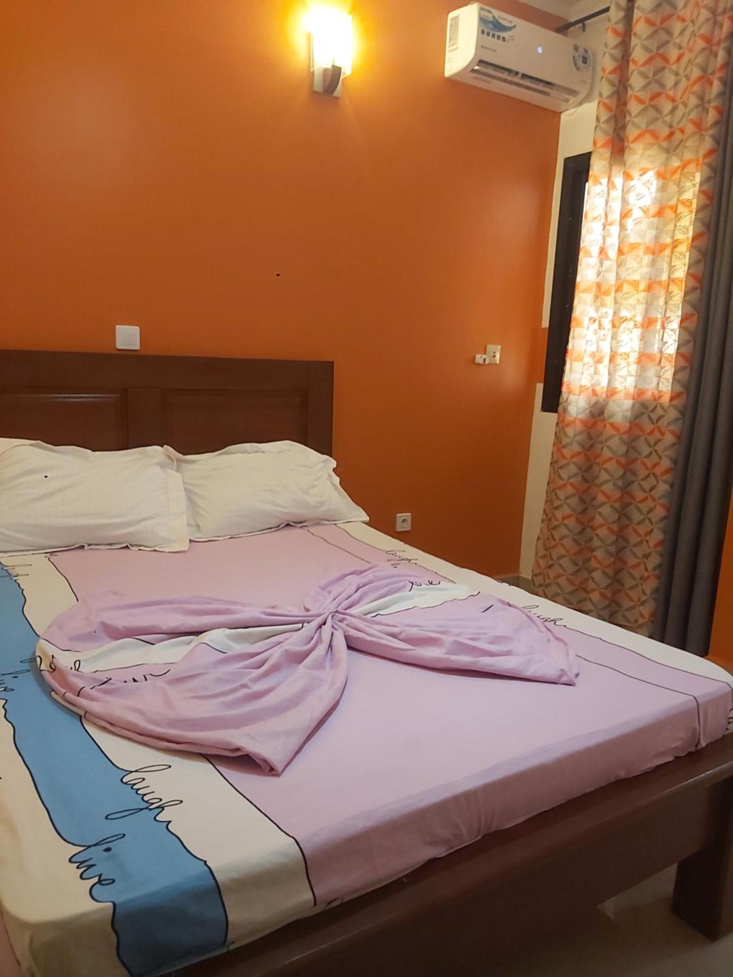 Hotel Appart B4U - Etoudi Yaoundé Esterno foto